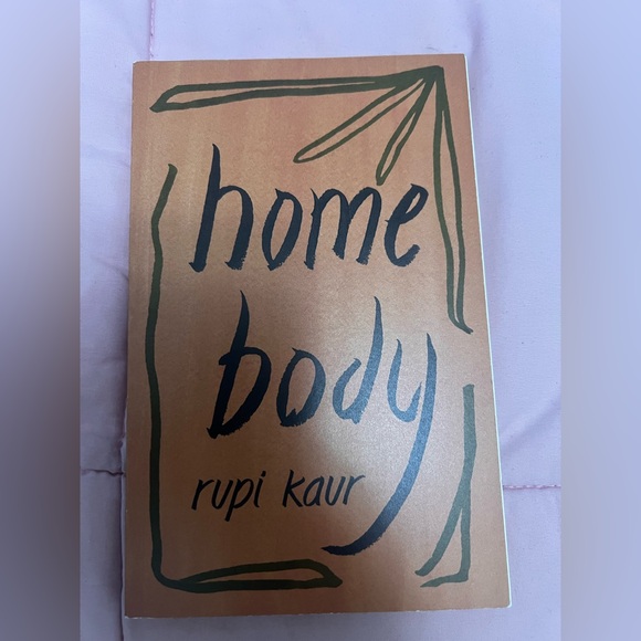 Milk and Honey by Rupi Kaur Book - Picture 4 of 4